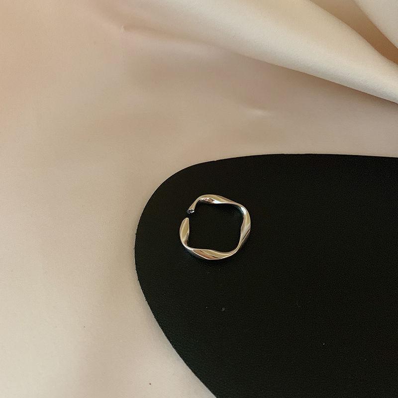 Vintage Hong Kong twist twist index finger ring fashion personality ins hipster Internet celebrity cold wind open ring