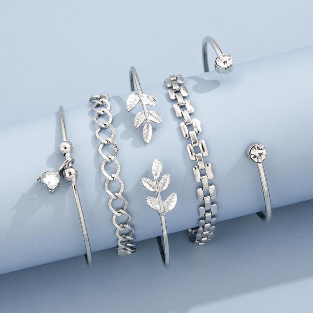 Böhmisches Zinklegierungsfarbenes Geometrisches Gliederketten-Armband-Set für Damen Kristallblatt Offener Armreif Weibliches Boho Zirkon-Accessoire