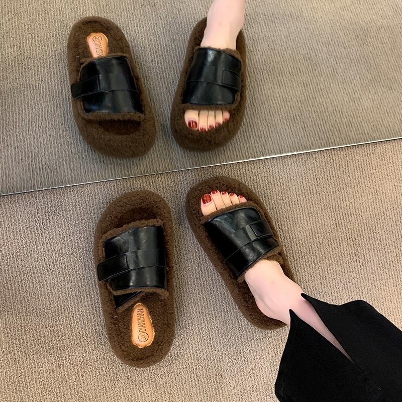 Wearing thick-bottomed lazy fluffy slippers, women's 2025 autumn Korean version of casual velvet one-word home retro cotton slippers