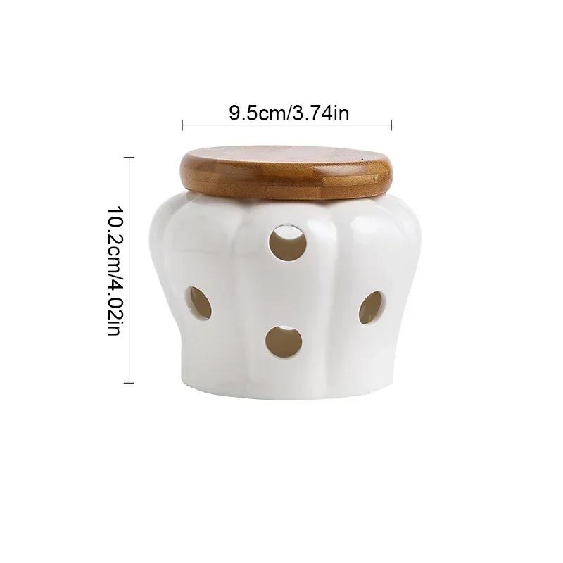 

Ceramic Hollow Openwork Pumpkin Shape Decorative Jar for Garlic Ginger Chili Storage Candle Lampshade Kitchen Storage Jar белый