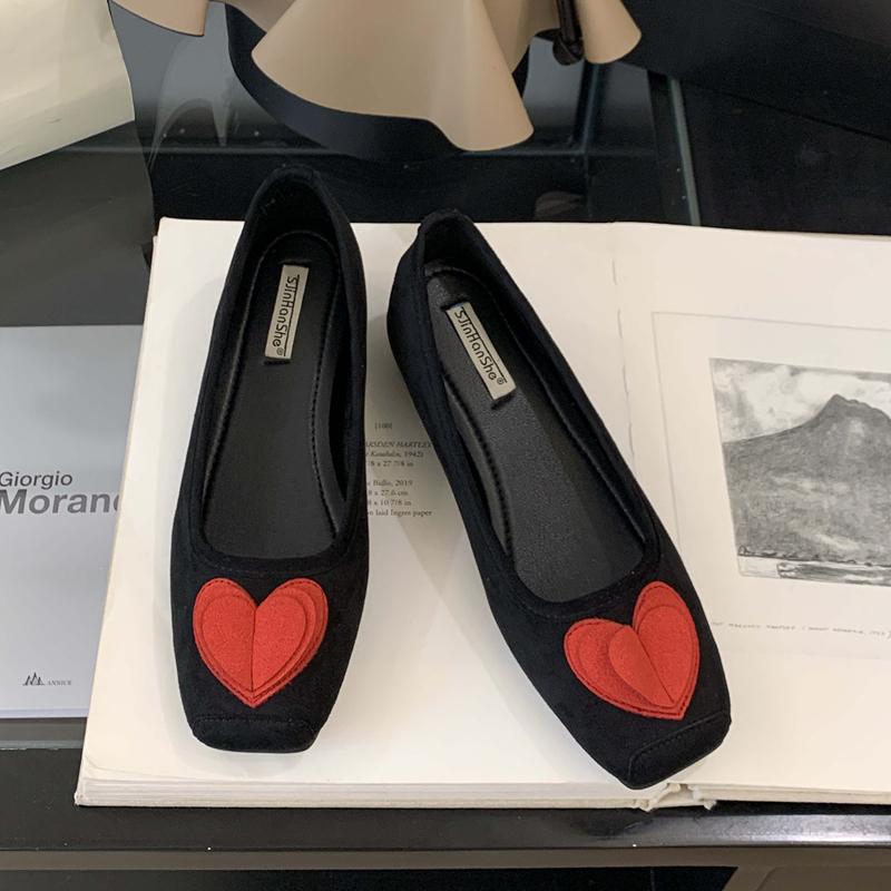 

Модные женские туфли SUOJIALUN 2025 Осень Модные низкие туфли-лодочки с неглубоким вырезом, на низком клиновидном каблуке, для улицы, для платья, балетки 39 чёрный