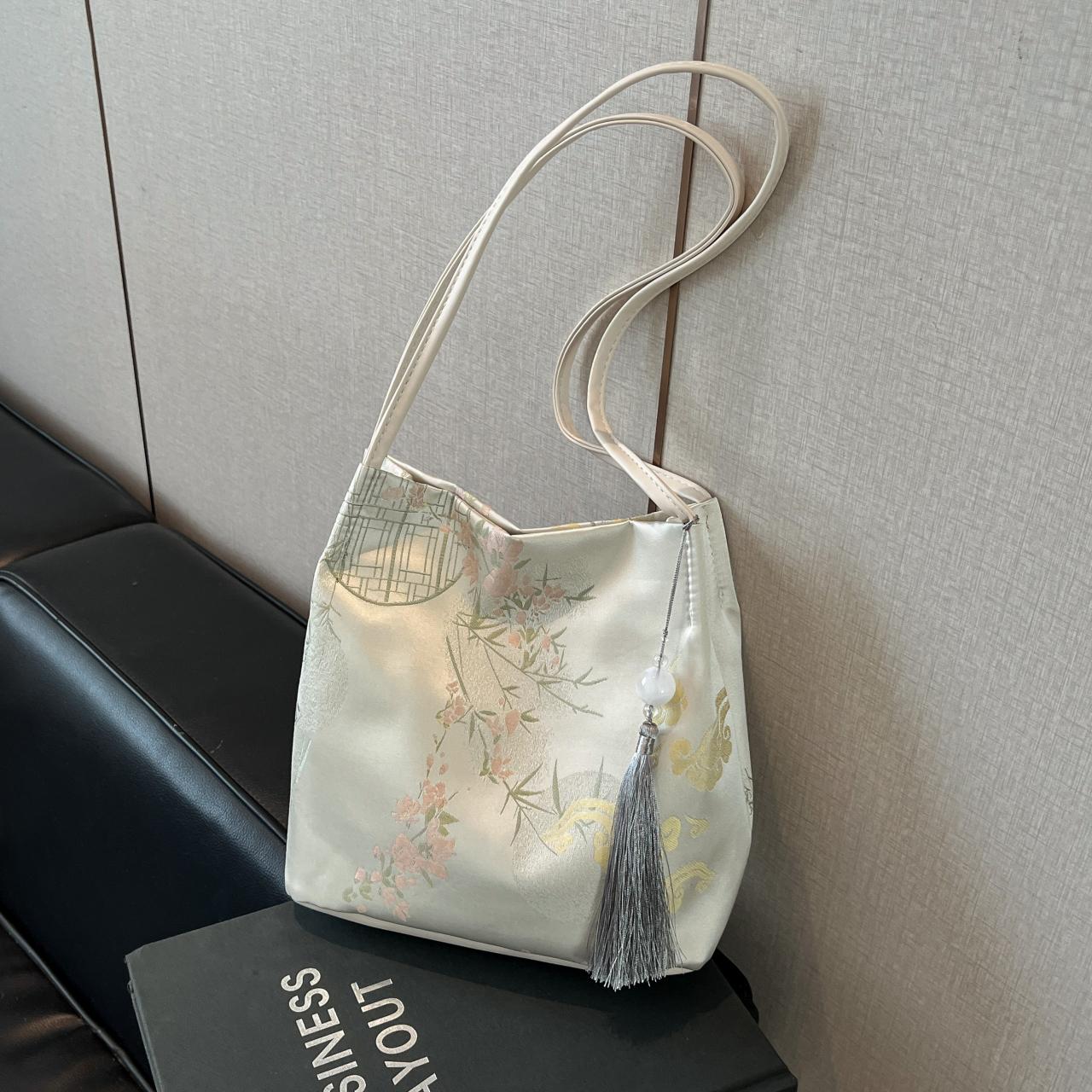 

Элегантная женская сумка через плечо в китайском стиле, легкая, из полиэстера, вышитая бамбуковая магнитная сумка для путешествий и фотосъемки