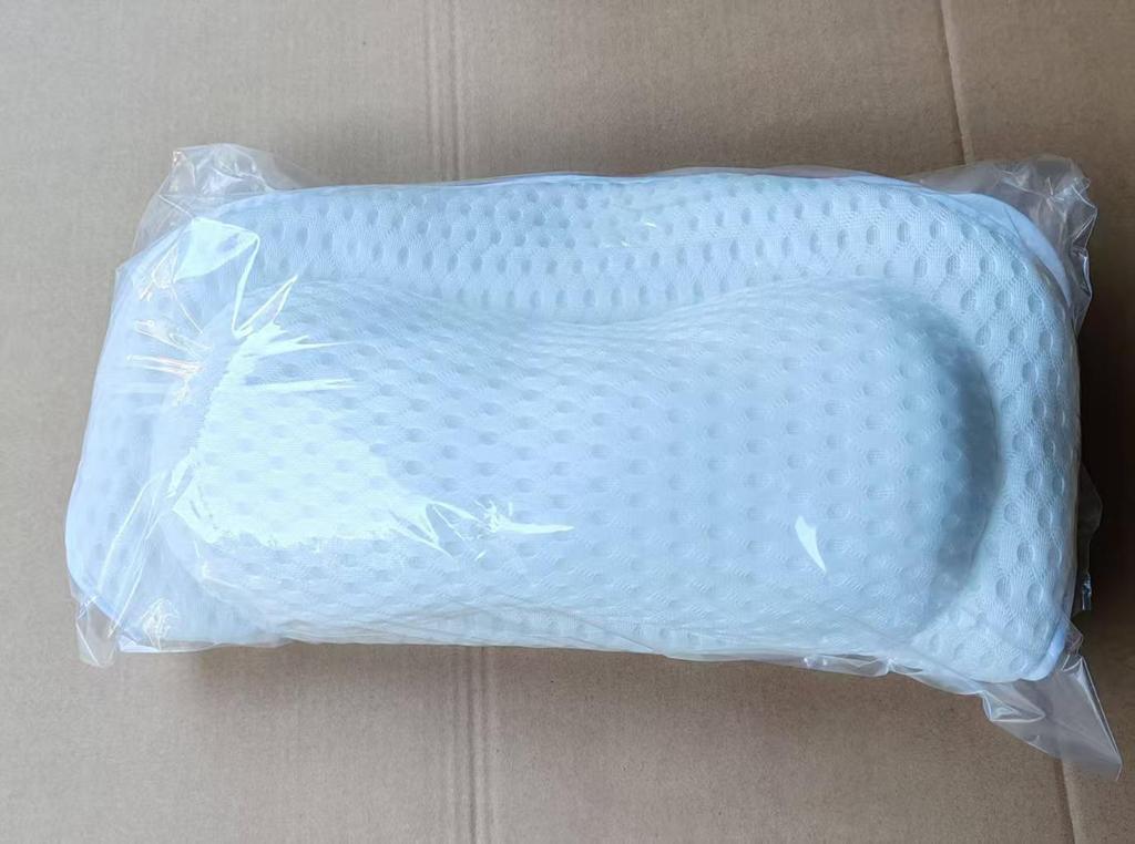 In Stock 4D Machine Washable Bath Pillow with 6 Suction Cups for Back Support