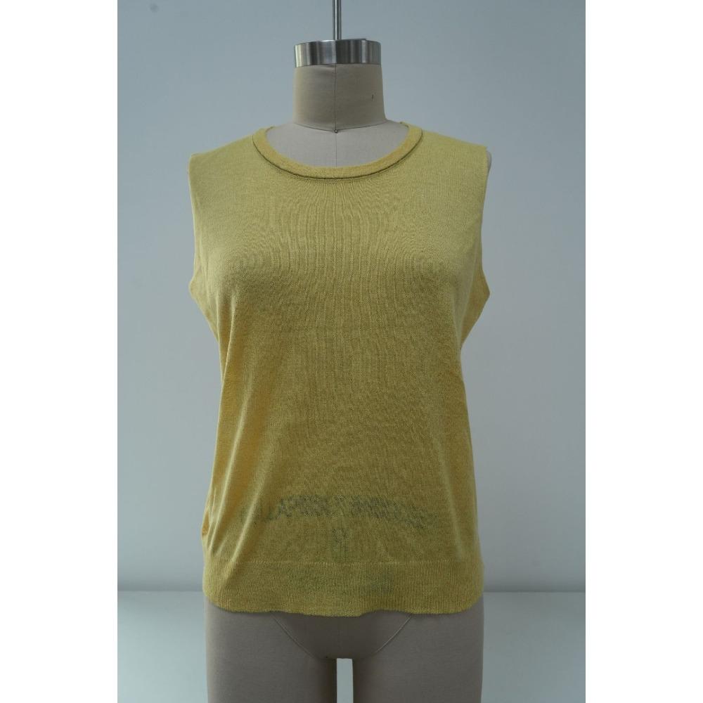 

Женский вязаный свитер с защитой от солнца на лето тонкий, облегающий и универсальный. Его можно носить поверх футболки с круглым вырезом. M жёлтый