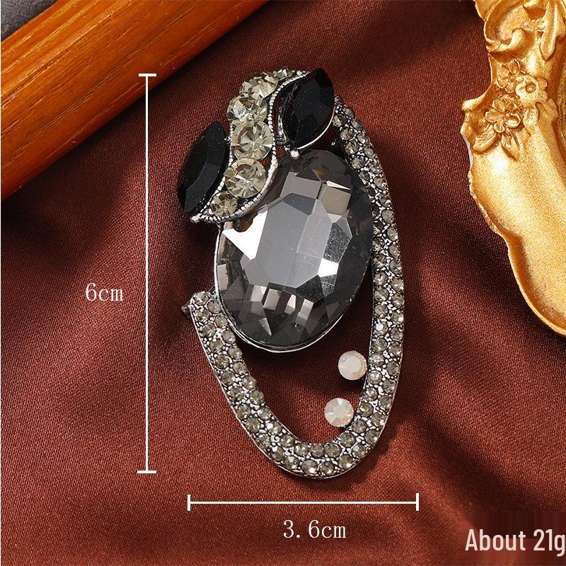 

Елегантна брошка-вінок з квіток баухінії - Ретро, інкрустована діамантами, вишуканий аксесуар