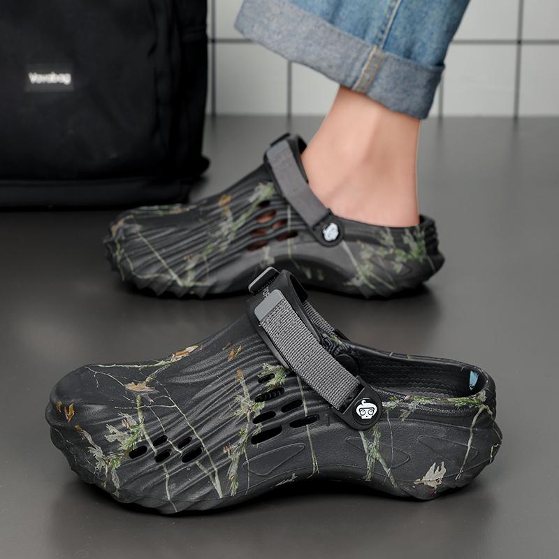 

Летние мужские сандалии 2024 года, новые домашние садовые туфли, удобные и легкие мужские шлепанцы, нескользящие сандалии-вьетнамки с мягкой подошвой 42 чёрный