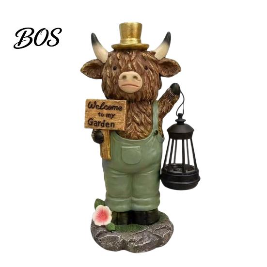 Outdoor Solar Light Highland Cow Garden Statue with Lantern, Welcome To My Hand-painted Decor Resin Sculpture for Farmhouse Yard Patio Lawn Lantern