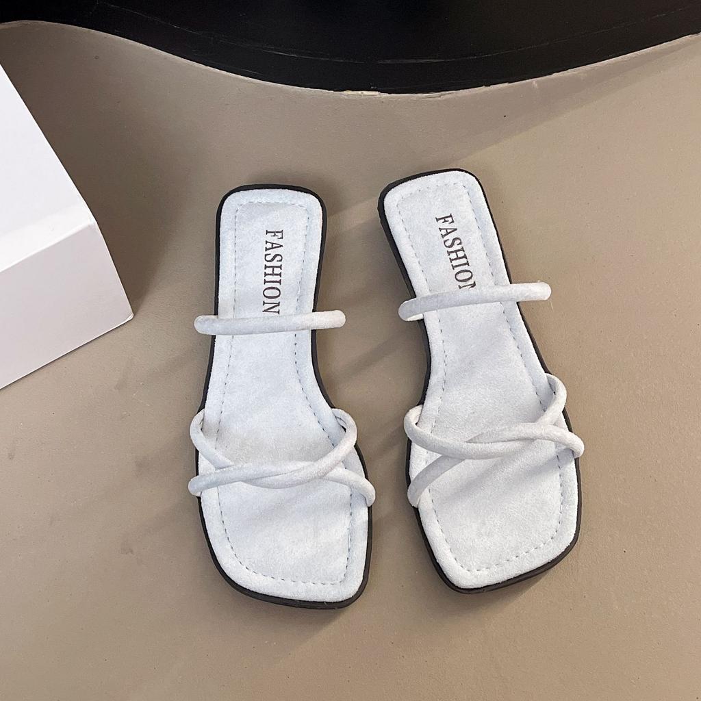 Thick heel one-word drag women's summer outer wear 2025 new French square head simple low-heeled slippers show small cool slippers