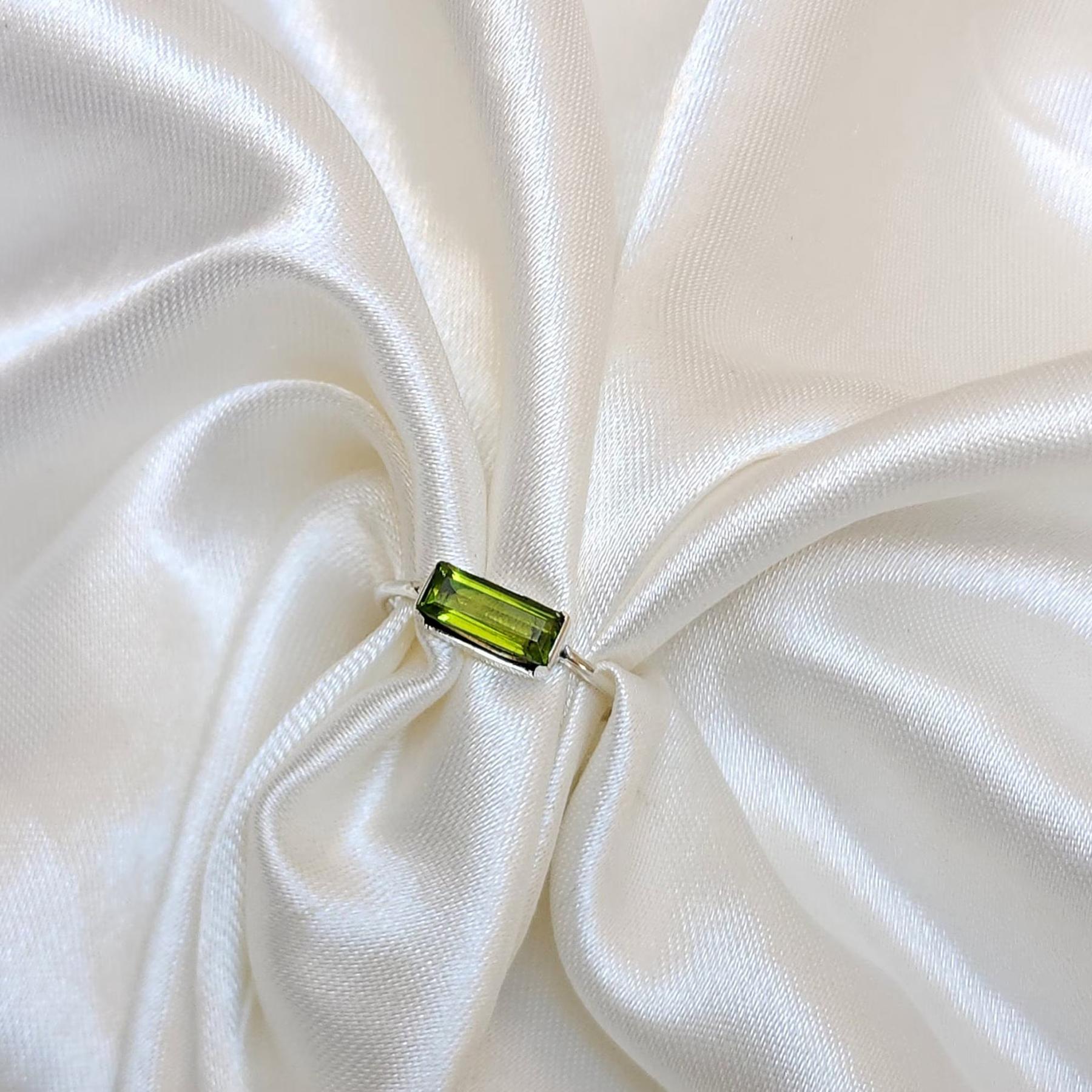 

Кільце Багет Перидот Срібло 925 Проби Ювелірні Вироби, Камінь Серпня Мінімалістичні Ювелірні Вироби 10