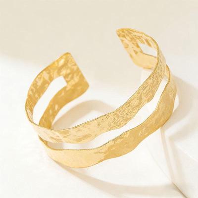 Popular European & American Trendy Half-Circle C-Shaped Hollow Bracelet Accessory
