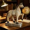 Galoppierendes Pferd Figur Paulownia Holz Holz Tischplatten Skulptur für Wohnzimmer,