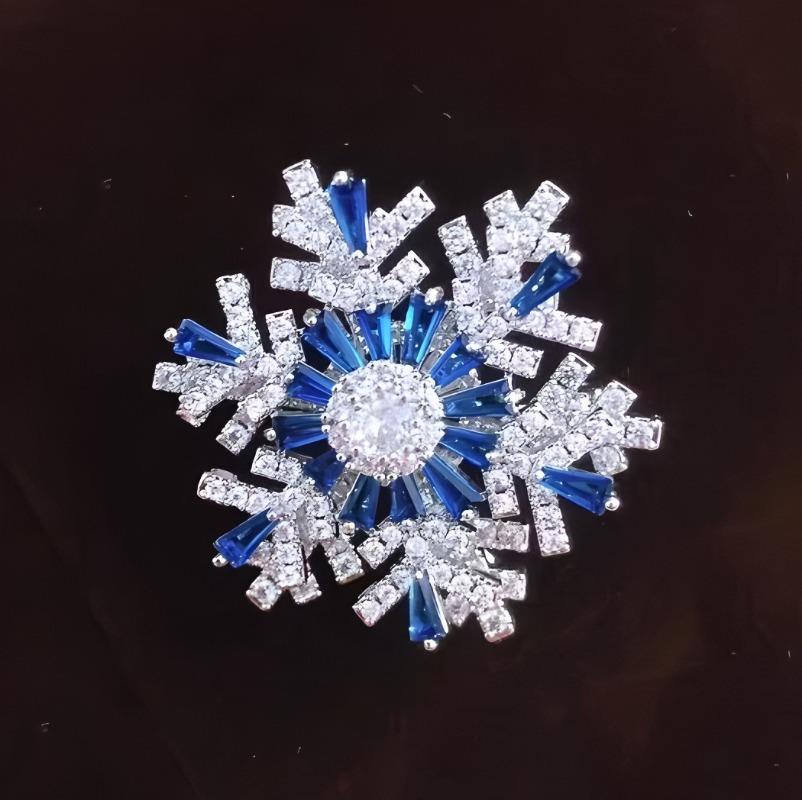 Luxurious and Auspicious Brooch High-end Women's Exquisite Rotating Snowflake Brooch Niche Design Sense Corsage Suit Accessory
