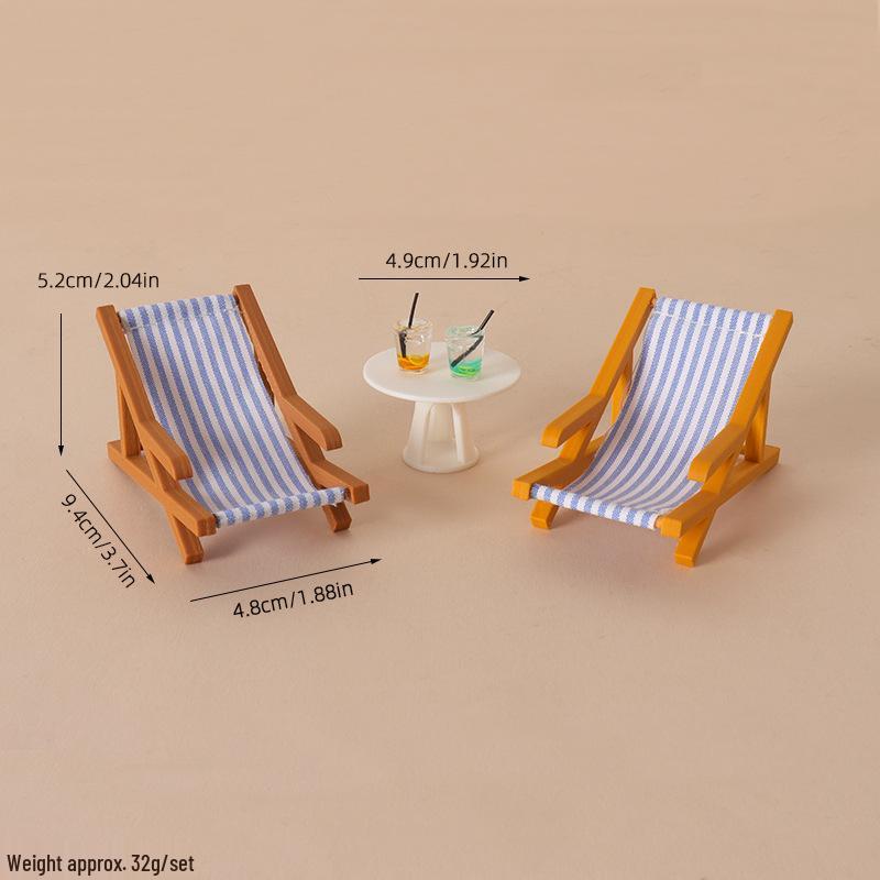 Miniature Beach Lounge Chair for Dollhouse Scenes