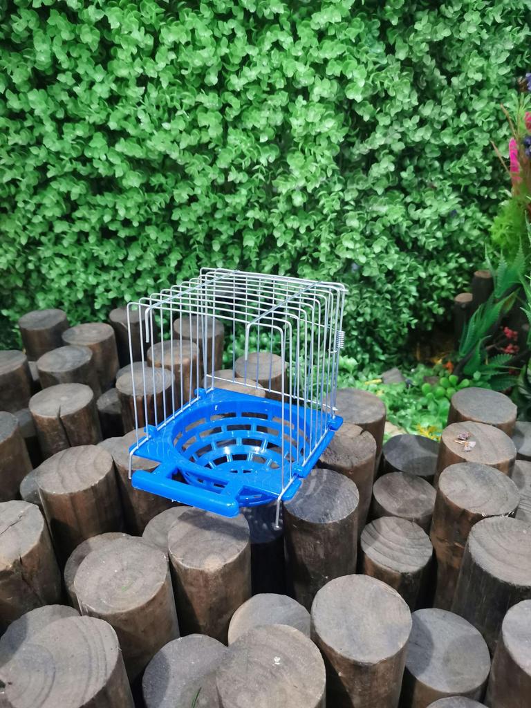 Detachable Hanging Birdcage Nest for Parrots, Budgies, Cockatiels, and Lovebirds