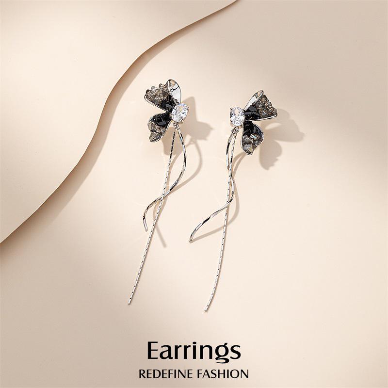 

Серьги-кисточки с градиентной бабочкой из серебра 2023 года — трендовый нишевый дизайн