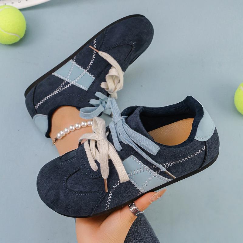 Women's Spring-Autumn Flat White Casual Sports Board Shoes, Training Style Versatile Footwear.