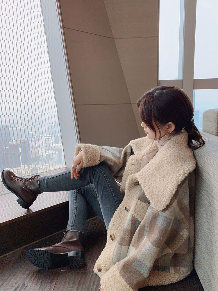 2025 Trendy Women's Plaid Lambswool Coat for Autumn/Winter - Thick, Cozy Outerwear