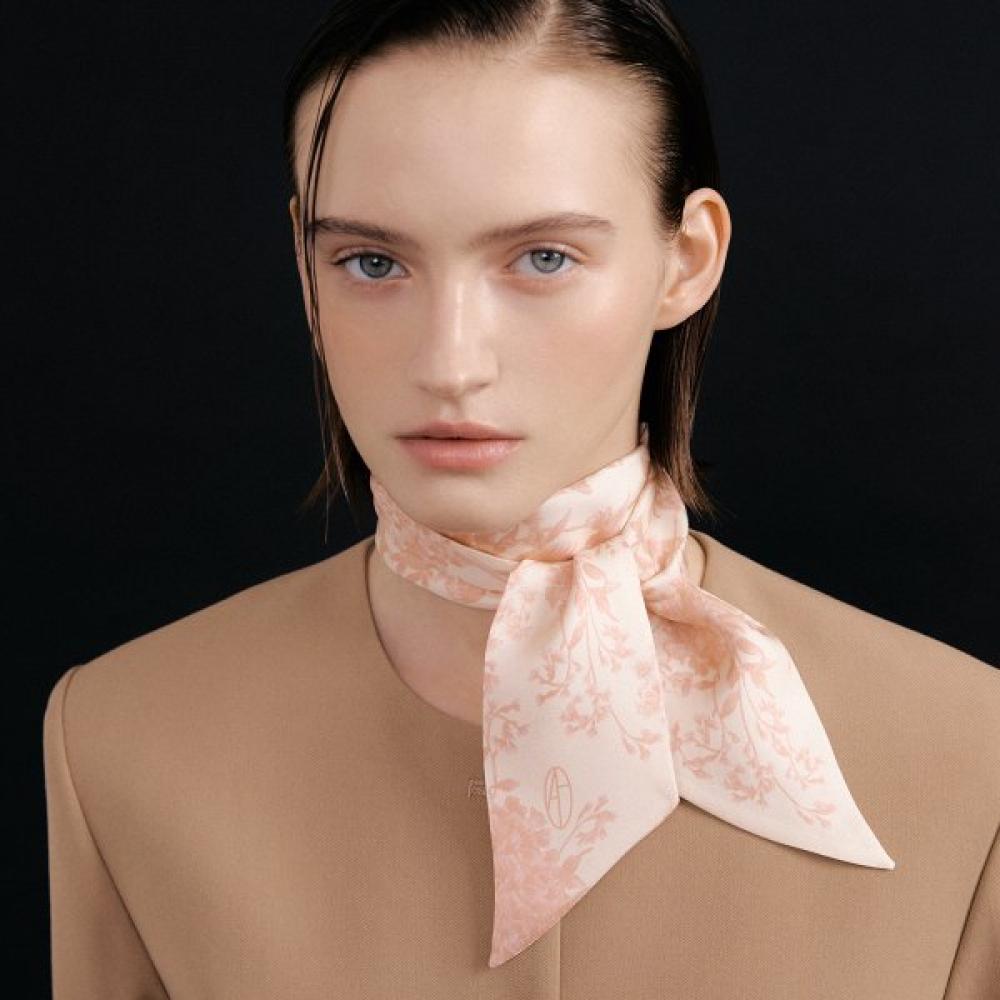 Avvina PelLe Le Jardin Long Twilly Silk Scarf Rose Cream Beige Single option