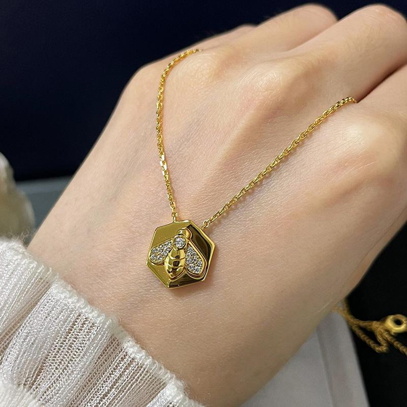 

New Vintage 2025 New Style 925 Sterling Silver Pendant Pave Aaa Zircon Bee Necklaces For Women luxury Wedding Jewelry чорний
