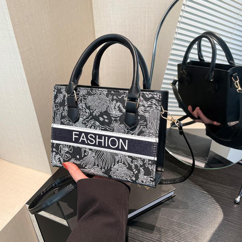 

Fashion commuter large-capacity bag women s 2025 new foreign-style high-end sense super fire versatile portable tote bag чёрный