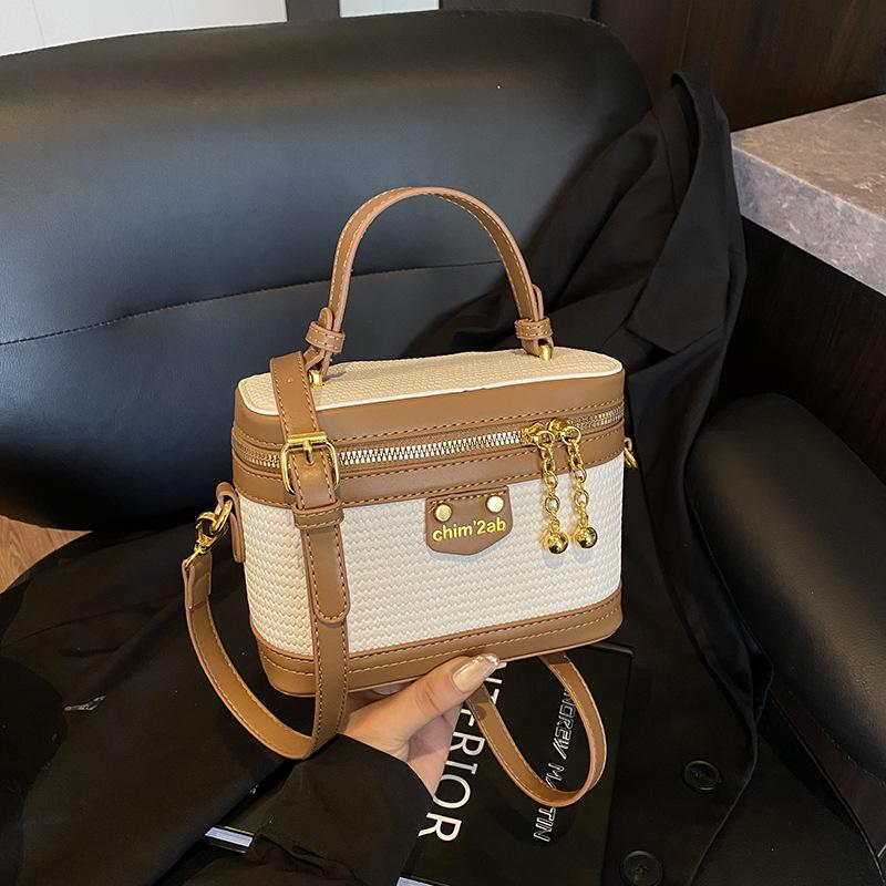 

Niche design bags, new women s bags, popular this year, personalized versatile messenger bags, casual portable bucket bags коричневий