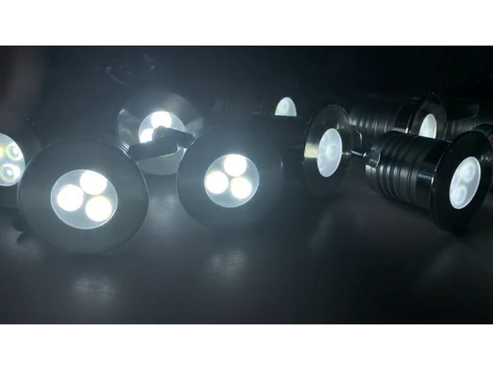 Stainless Steel IP68 Waterproof Dimmable Pool Light with Three Underwater Beads