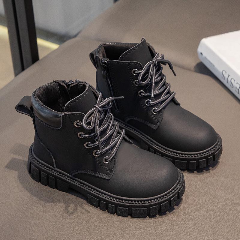 

Kids British Style Leather Martin Boots - Autumn/Winter Workwear for Boys & Girls 30 (Foot Length 18.5cm) чорний