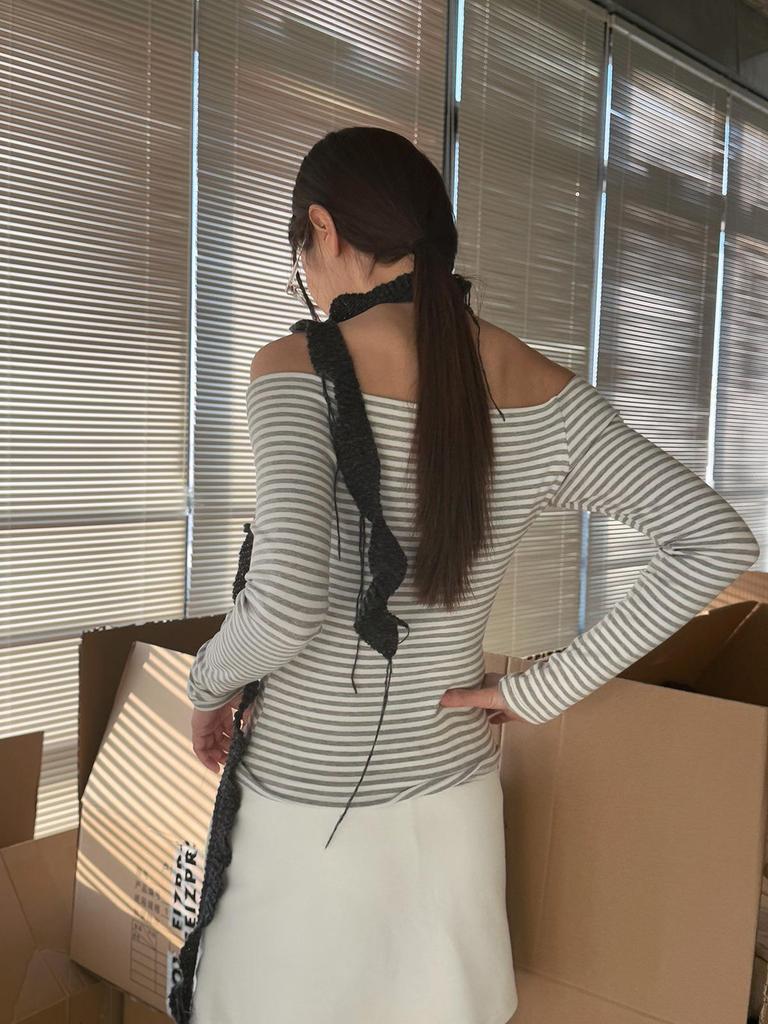 Dorothy Korea Spring Slim-Fit One-Shoulder Clavicle Long Sleeve T-Shirt Women