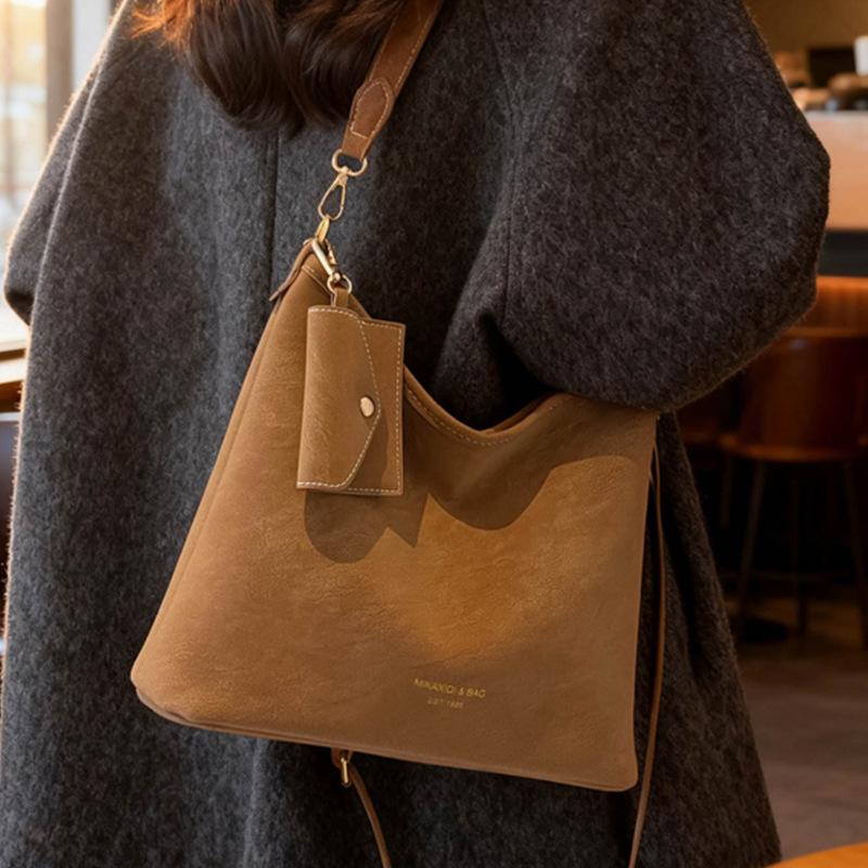 Retro Bag, Versatile Crossbody Bag, Large-capacity Commuter Tote Bag