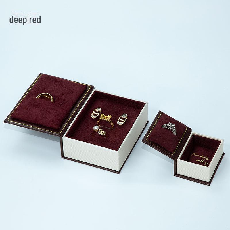 

Вінтажний європейський набір скриньок для ювелірних виробів у стилі книги: Тримач для кільця, кулона, намиста 4.5*6*3 cm