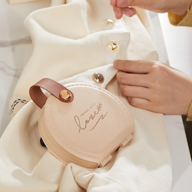 

Набір високоякісних ящиків для голок і ниток Багатофункціональний домашній мішок для голок і ниток Портативний міні-ящик для зберігання шиття Beige