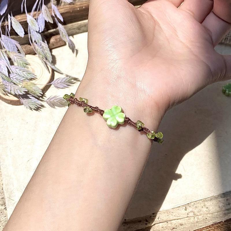 

Винтажный браслет-талисман с четырехлистным клевером, ручной работы, для женщин, изящные украшения для вечеринки, подарки