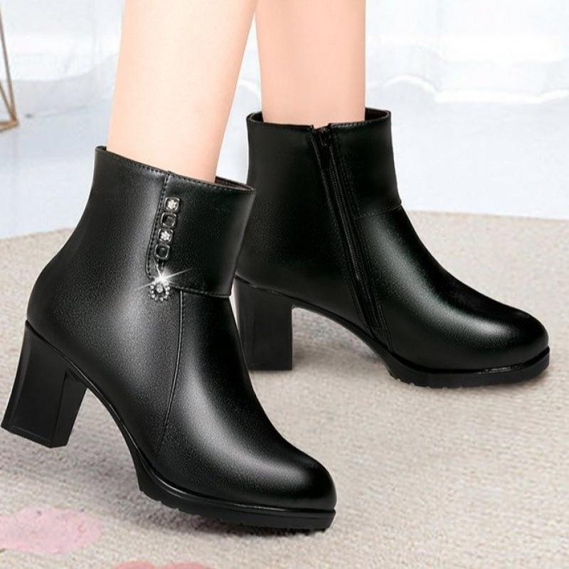 New Women'S Fashion Ankle Boots - Side Zipper Chunky Heel Booties With Metallic Hardware,  Black Leather Boots For Mothers