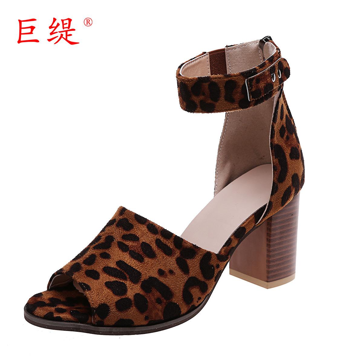 

Juti has a piece of 2025 foreign trade large-size women s shoes in stock, and new women s thick-heeled high-heeled women s sandals in spring and summe 43 цветной печати леопарда