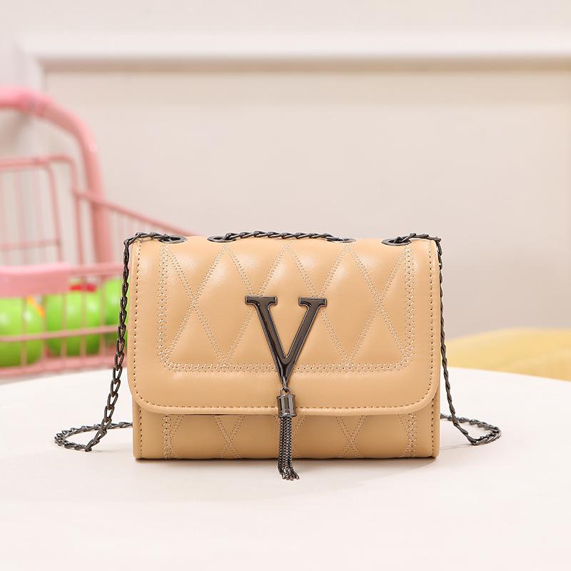 The New Diamond Classic Small Square Bag Is a Fashionable and Versatile One-shoulder Messenger Women's Bag.