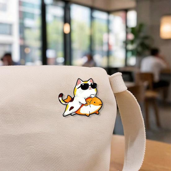 Brooch Pin Cartoon Cat Design Zinc Alloy Pin with Rhinestone Inlay Hand-Painted Enamel Suits Coats Sweaters Badge