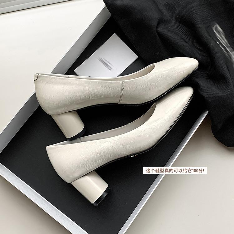 Xiaohong Explosion Recommendation~ Niche Design Commuting Temperament Thick Heel High Heels Candy Color 5cm Leather Single Shoes Women