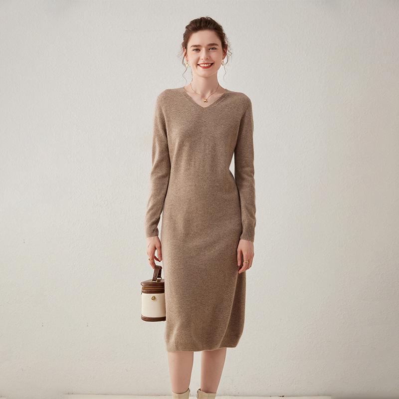V-neck Cashmere Over-the-Knee Slimming Dress - Long-Sleeved, Loose Fit, 2023 Autumn/Winter Collection