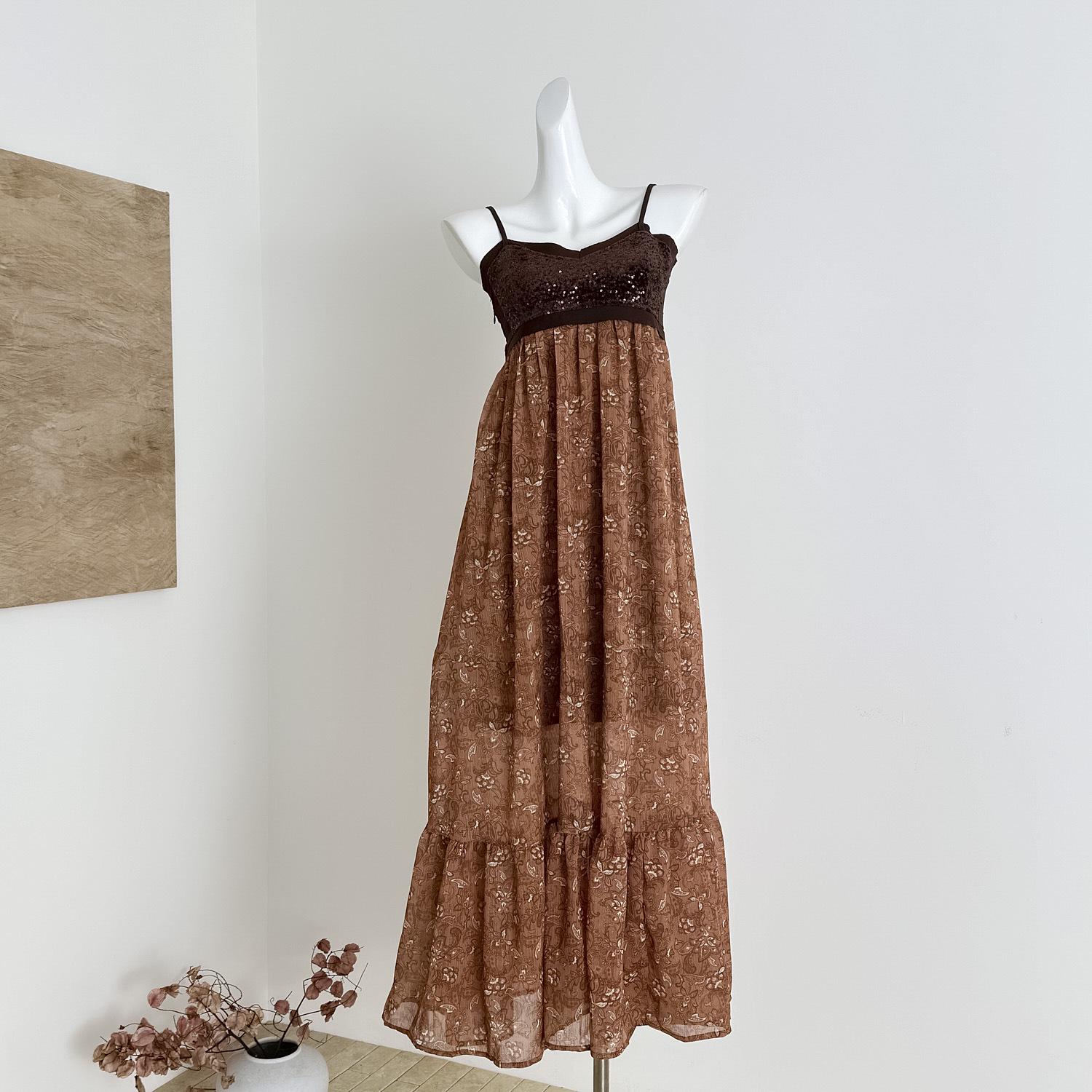 

Xiao Jun Jun Britney Annual Velvet Sequin Multi-layer Dress with 4-meter Hemline Small