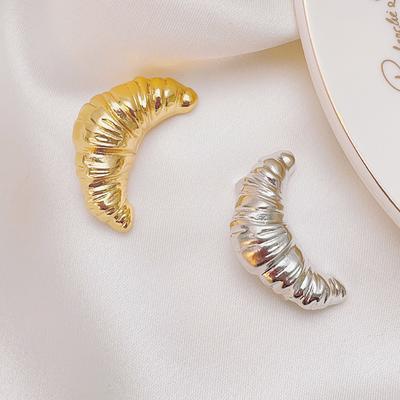 Trendige Croissant-Broschen für Unisex-Paare Metall-Anstecknadeln Vergoldet Silberfarben Koreanische Mode Vintage-Schmuck Geschenke Accessoires