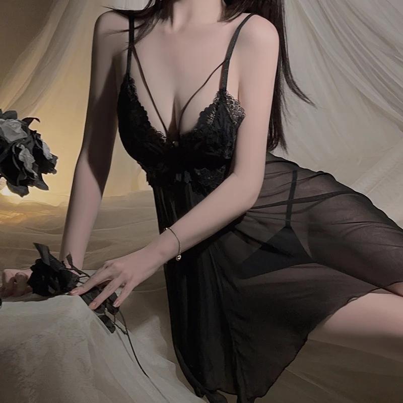 Pijamale Pijamale pentru femei Fusta de pat neagră Sutien sexy fără spate Pijamale cu bretele din dantelă cu flori pentru femei