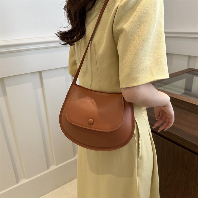 Stylish Summer New Casual Fashionable Single Shoulder Saddle Bag For Women In Multiple Colors
