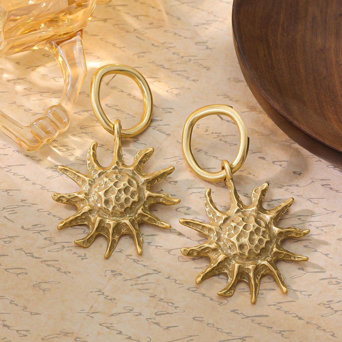 Vintage Vintag Jewelry With A Style Russian Gold Plating Captured By Sun