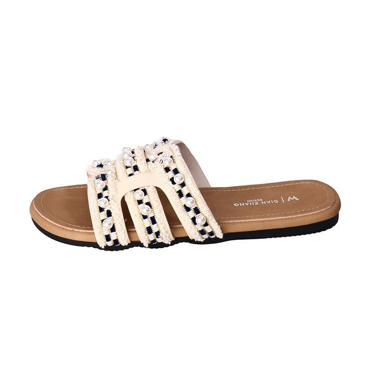 2025 Summer New Xiaoxiangfeng Flat-bottomed Slippers Women's Outer Wear Summer Light Luxury Fairy Versatile Pearl Vacation Sandals