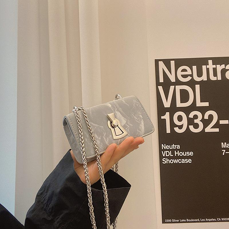 

Сумка женская 2025 года, новая летняя сумка премиум-класса с текстурой на одно плечо, популярная женская мини-сумка с цепочкой