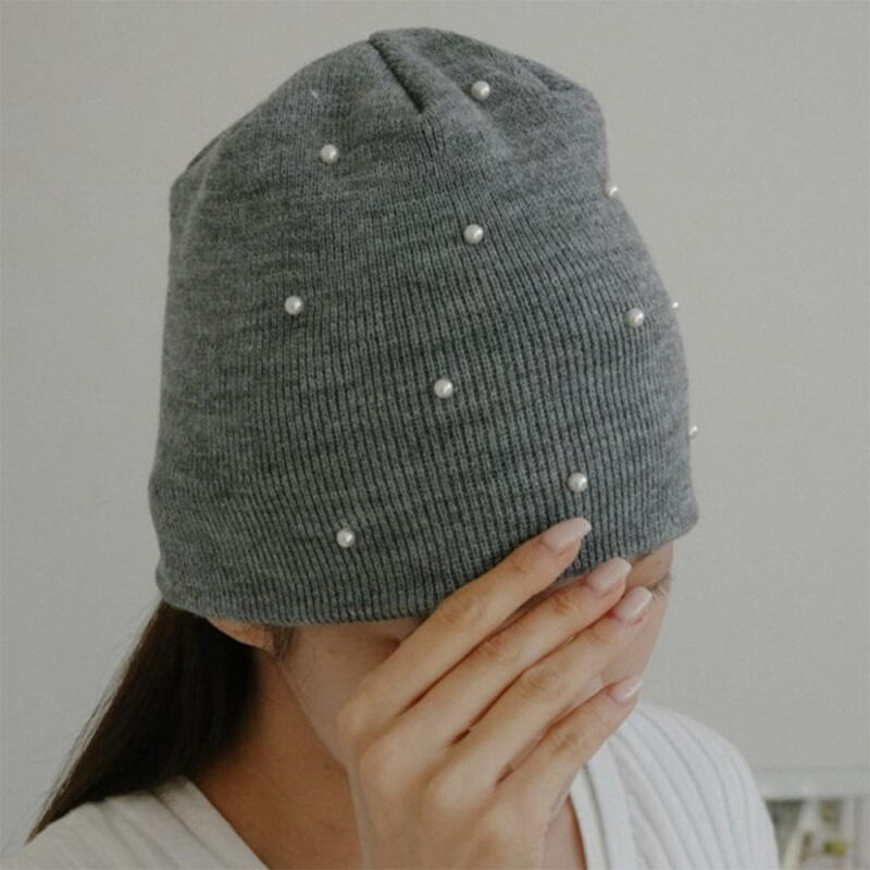 Women's lovely pearl point hexagon knit beanie