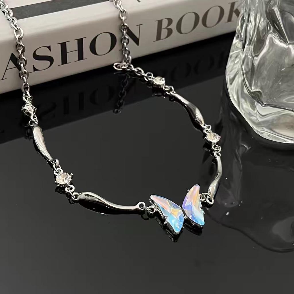Gradual Change Butterfly Pendant Necklace Women'S Collarbone Chain Neck Chain Choker Light Luxury Niche High-End Earrings