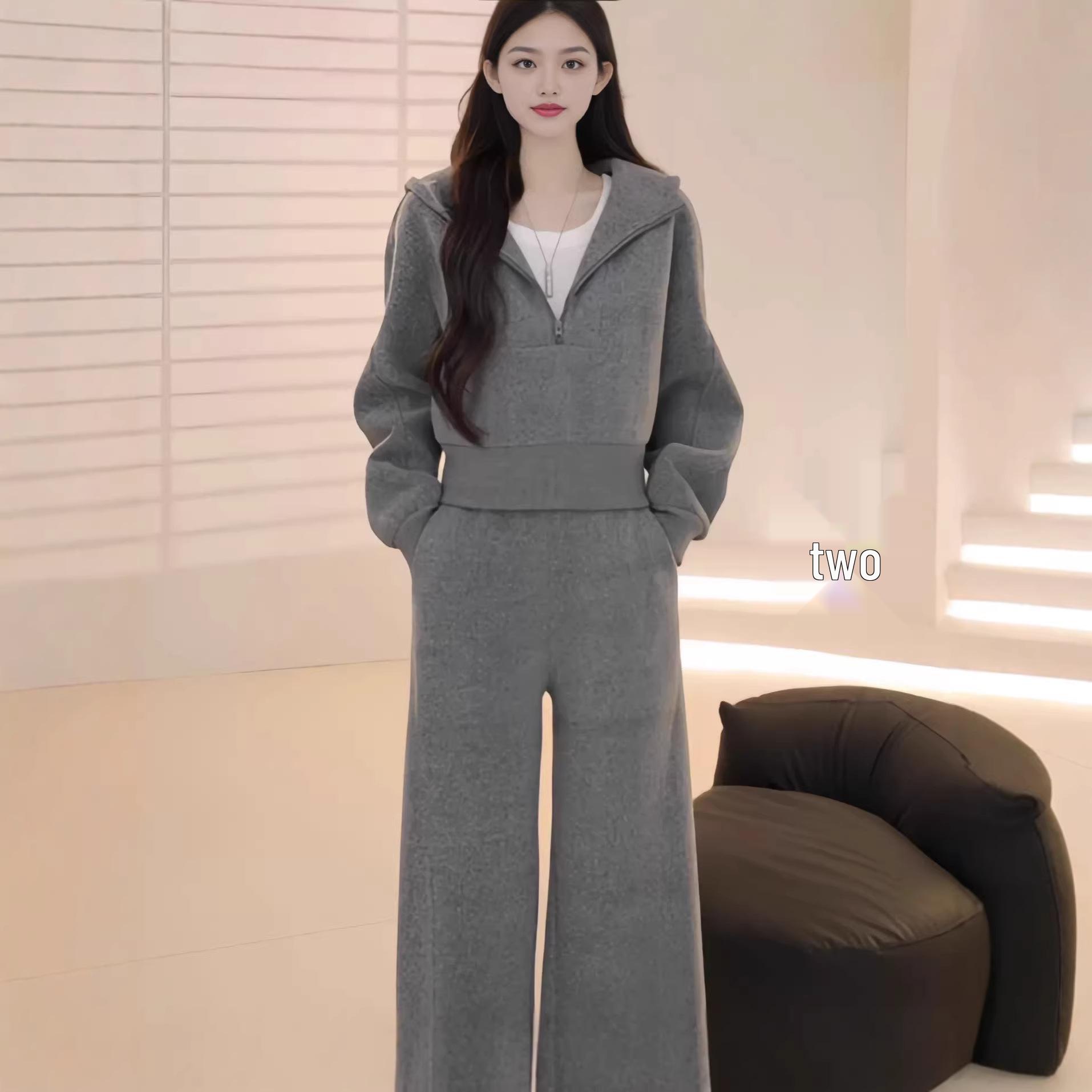 

Women s Grey Age-Reducing Spring 2026 Casual Sports Suit: Stylish Two-Piece Set with Short Hoodie & Wide-Leg Pants L