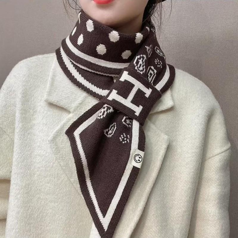 Womens Knitted Triangle Scarf Winter Warmth Stylish Geometric Lightweight Neck Warmer Students