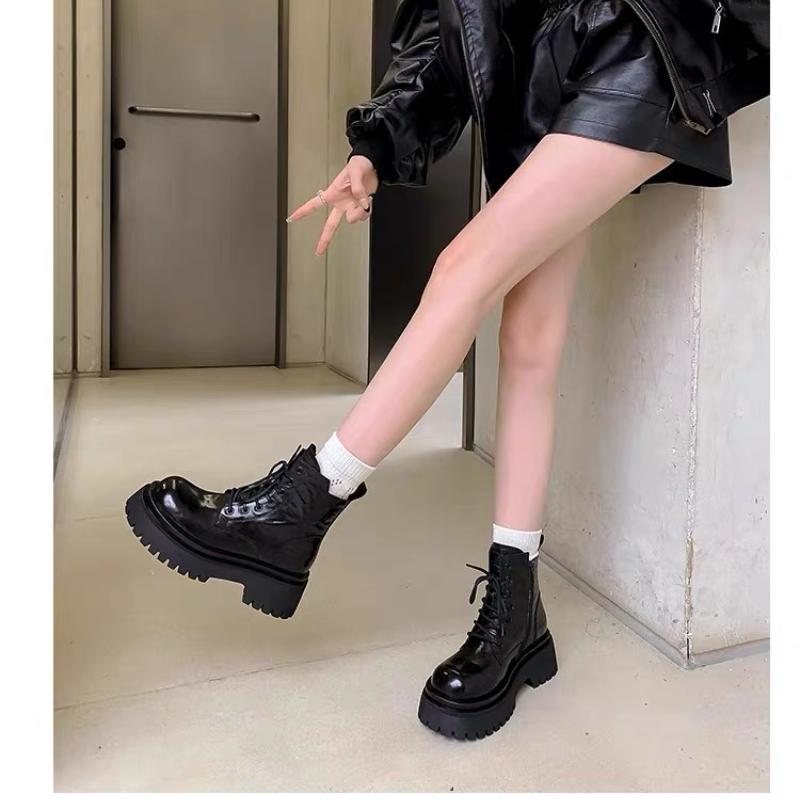 2024 New Warm Boots Women Winter Short Plush Fur Ankle Snow Boots Front Lacing Square Heel Middle Follow Women's Fashion Boots